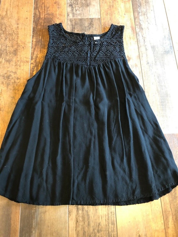 WOMENS OLD NAVY BLACK SLEEVELESS  SHIRT SIZE SMALL