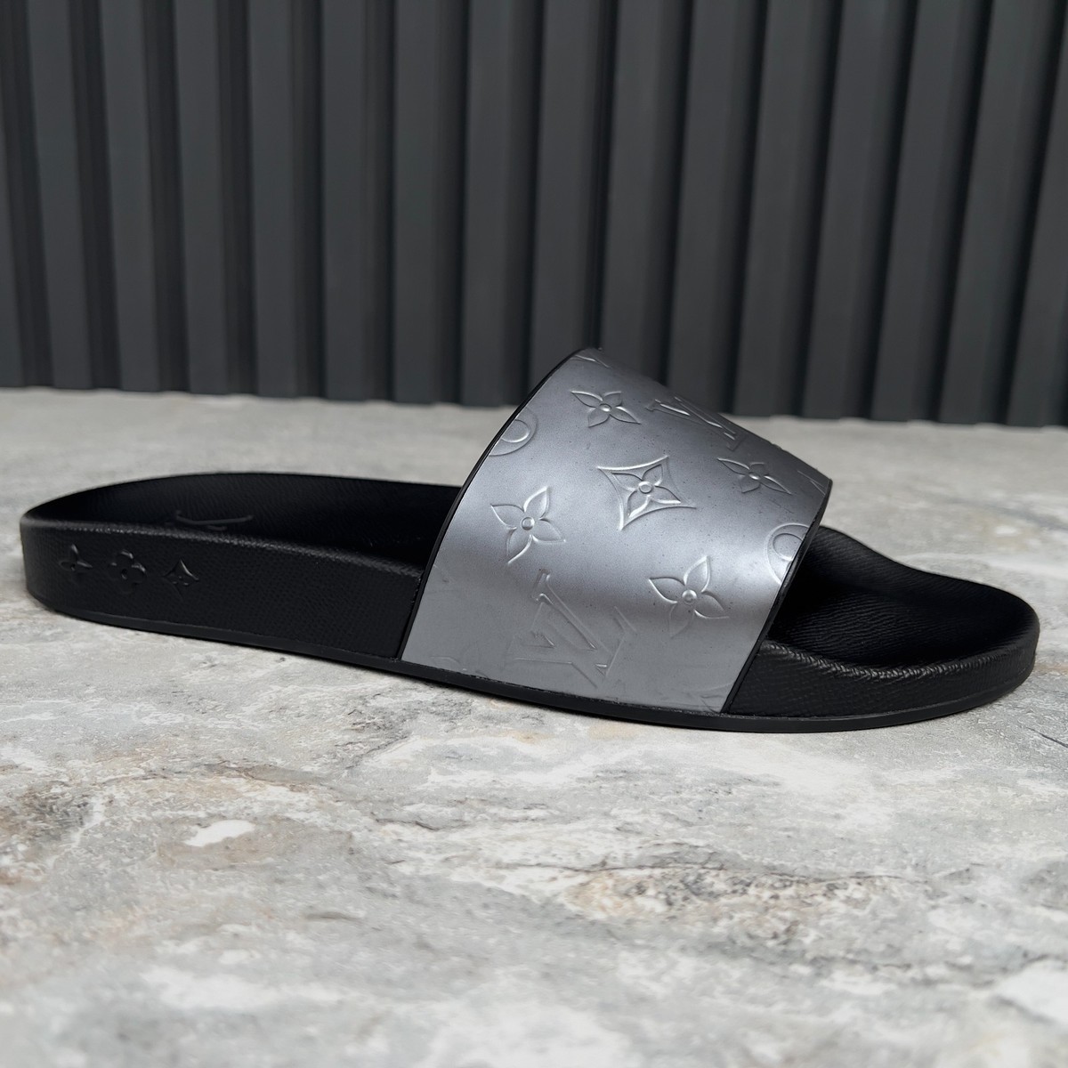 Rare Louis Vuitton Waterfront Mules LV Monogram Silver 8 LV  display picture 2