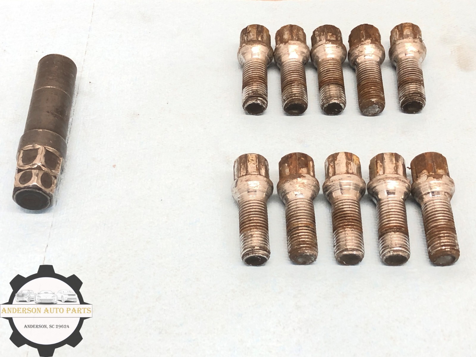 2014-2020 MASERATI QUATTROPORTE WHEEL RIM LUG NUT SET X20 W/ SECRET KEY OEM