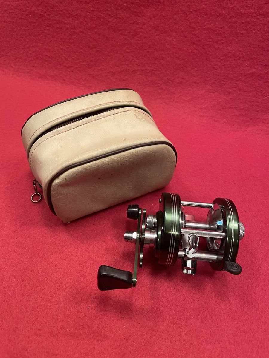 VINTAGE HEDDON MARK IV 3200 BAIT CASTING REEL VERY NICE NEW