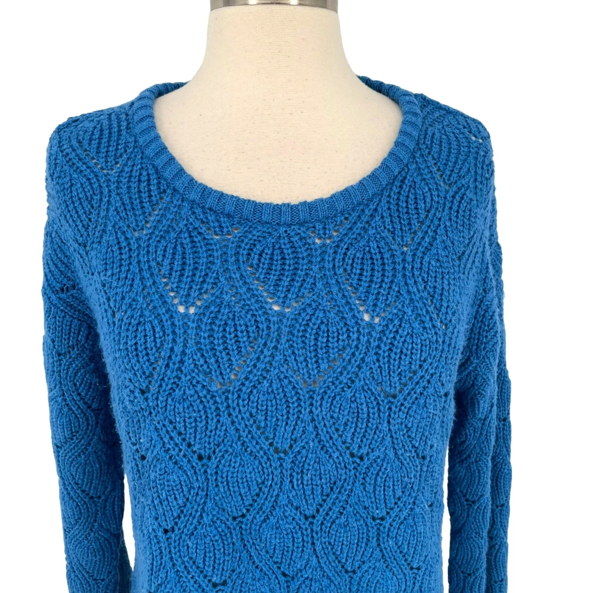 University Club Wave Knit Scalloped Hem Bell Sleeve Sweater Blue