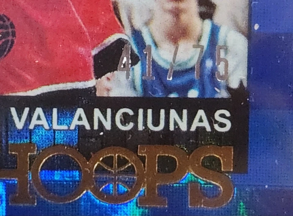 JONAS VALANCIUNAS  2018-19 NBA HOOPS  BLUE CHECKERBOARD  /75  #26 - Image 3 of 3