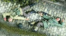 1/35 Resin Figure Model Kit 2 US Soldiers Infantrymen Dead Wounded WW2 Unpainted
