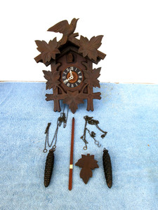 Vintage Baduf Qualitätsuhr Cuckoo Clock Black Forest Carving Germany