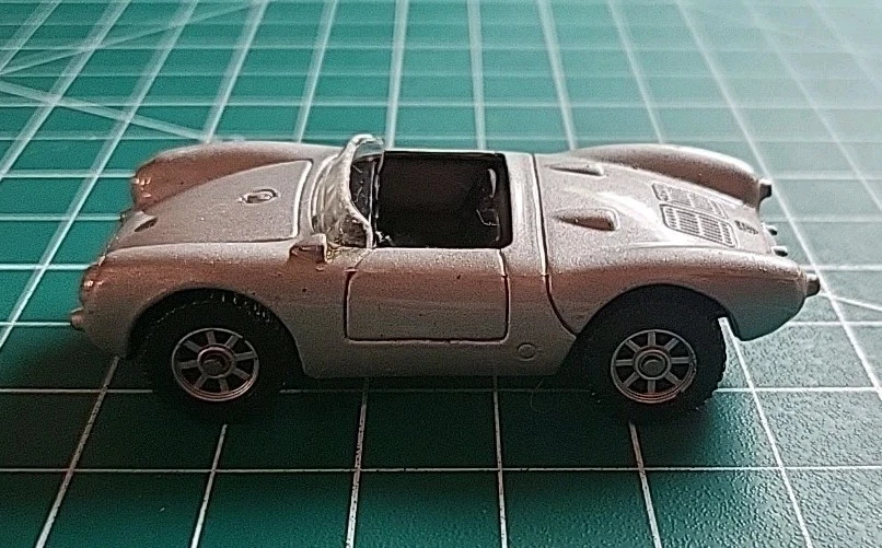 Maisto Silver 1955 Porsche 550 A Spyder 1/64 Diecast/Plastic - Image 4 of 4