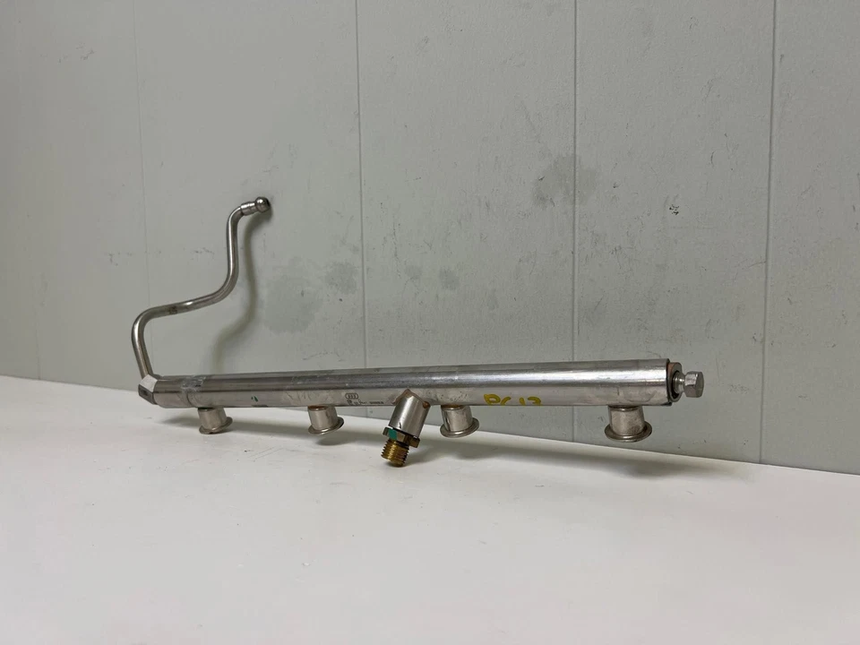 2013-2016 AUDI RS5 4.2L - LEFT FUEL RAIL 079133315AT (MK) Foto 2 de 4