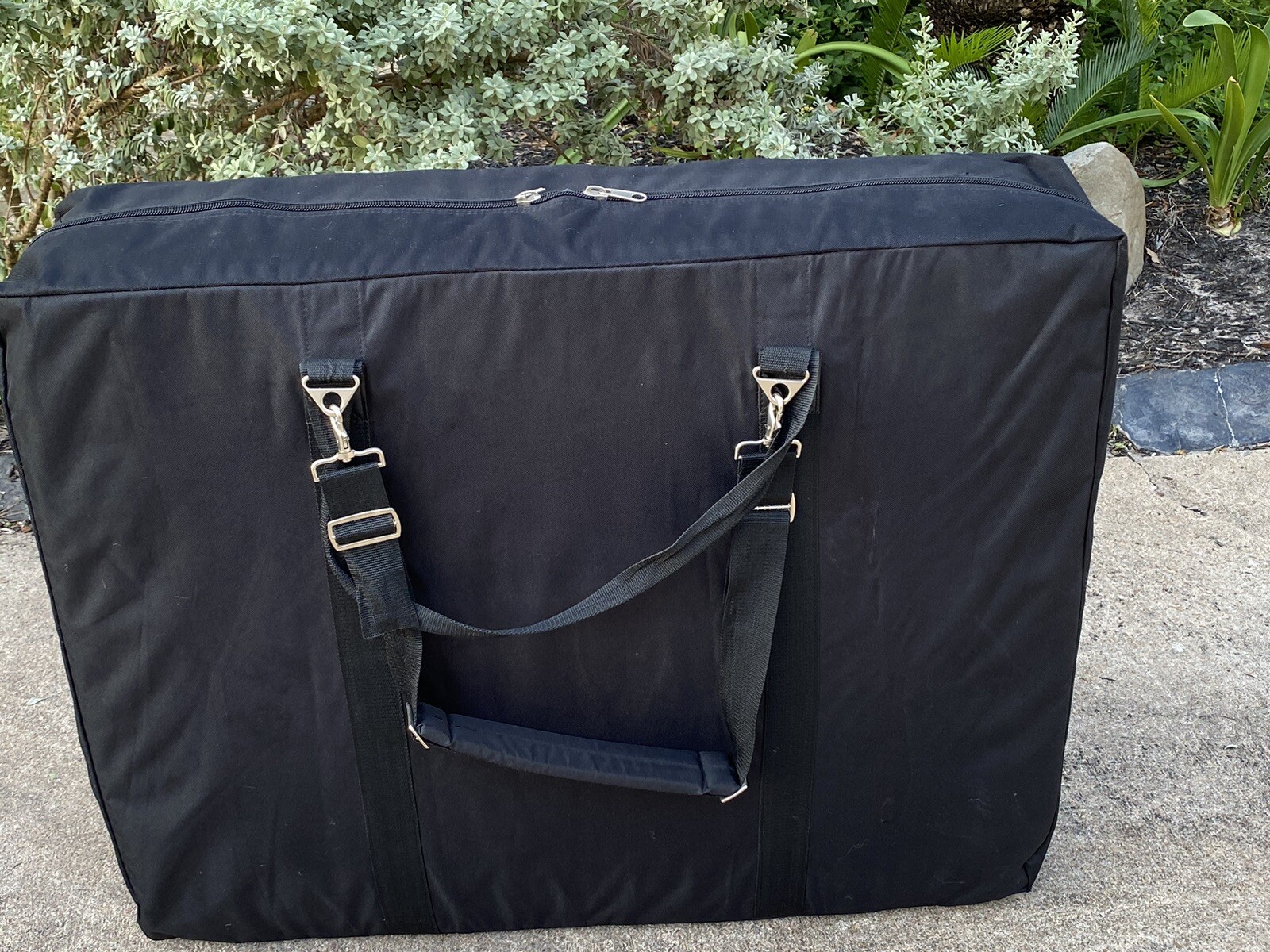 Fitmaster Folding Massage Table with Carry Case Black 848837068271 eBay