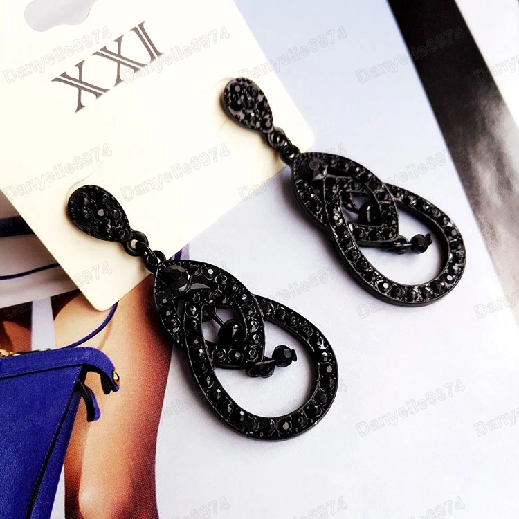 Vintage style 2024 drop earrings