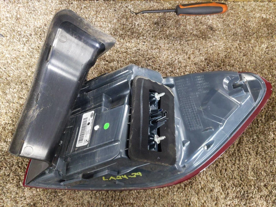 15 16 17 18 19 BMW X6 LED Luz Trasera Izquierda Cuarto Panel Montado ID# 63217314861 Foto 2 de 4