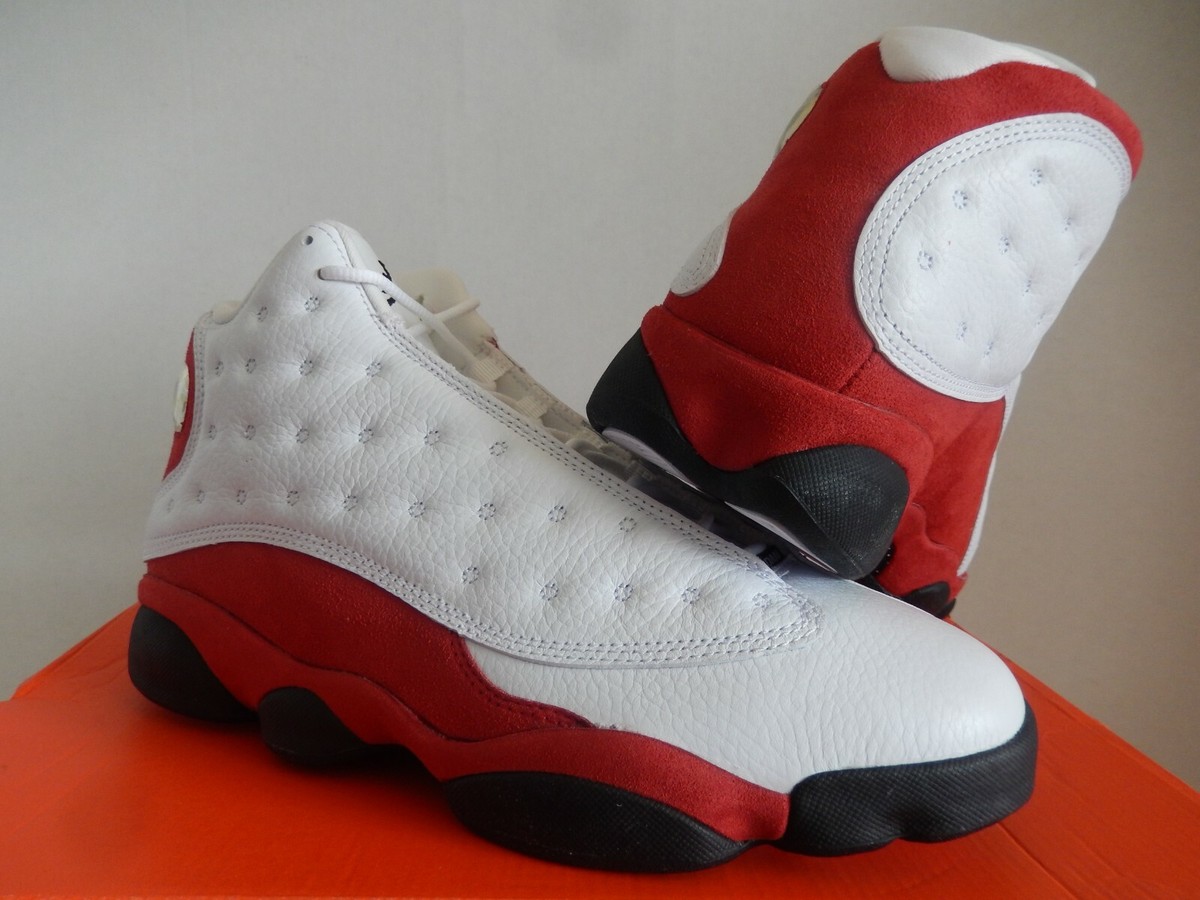Air Jordan 13 ホワイト/レッド Air Jordan 13 Retro OG 'White & Team Red'. Nike SNKRS