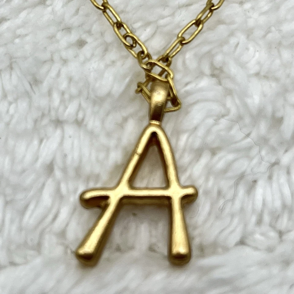 Ожерелье с подвеской в виде буквы А Zara золотистое с монограммой 20 дюймов - Изображение 3 из 4