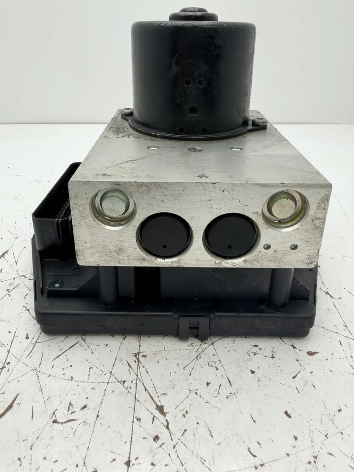 2001-2004 Mercedes SLK320 ABS Anti-Lock Brake Pump Controller  OEM B303-33 - Image 3 of 4