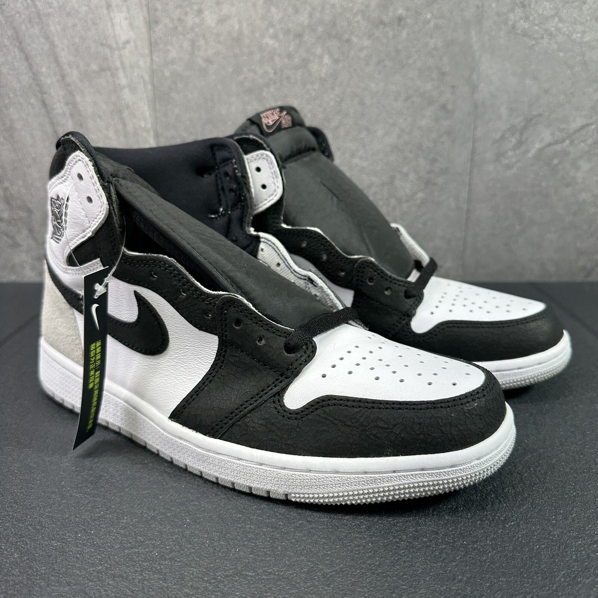 Air Jordan 1 Retro High OG Bleached Coral Size 13 Mens White Black