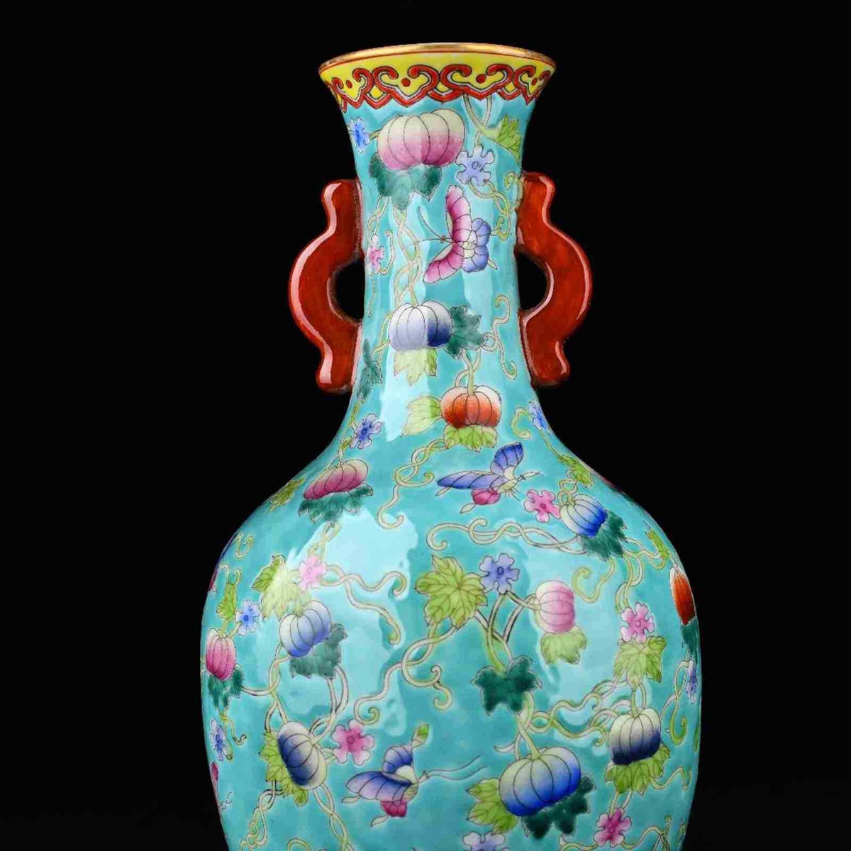 Chinese Enamel Porcelain Handmade Exquisite Vase 珐琅彩缠枝瓜果