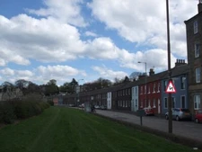 Photo 6x4 Wardie Cottages, Lower Granton Road, Edinburgh This row of red  c2009
