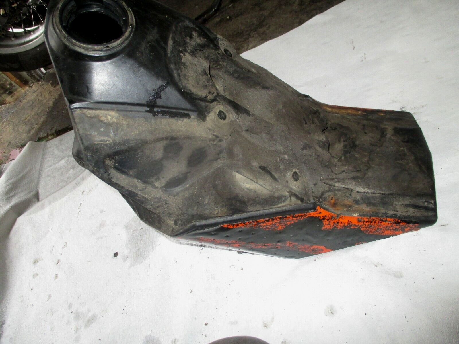 ALTRA Serbatoio benzina KTM SXF 250 con rubinetto no top 2009 adatto a tanti altri anni