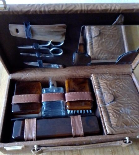 Vintage 1930s & 40s Beauty Travel Cases for Men + Early '900 Manicure Set - Picture 1 of 5