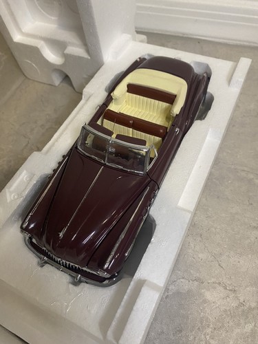 Franklin Mint 1/24 Scale B11D153 - 1949 Buick Roadmaster - Maroon - Picture 3 of 7