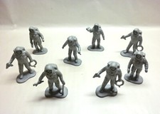 Vintage 80's 2" ASTRONAUTS x8 Gray Plastic Space Moon Army Men NASA Figures