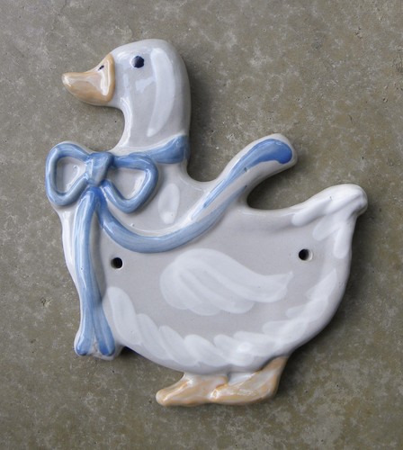 louisville stoneware gaggle of geese goose shaped wall plaque