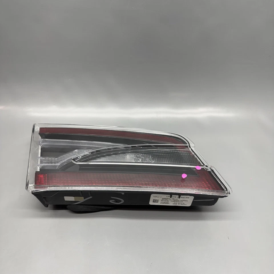 LUZ TRASERA INTERIOR IZQUIERDA TESLA MODELO S 2012 2013 2014 2015 OEM 6005922-00-E Foto 3 de 4
