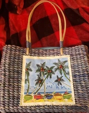SUN 'N' SAND BLUE STRAW PURSE PREOWNED  PALM TREE & KAYAK SCENE. BEAD COCONUT