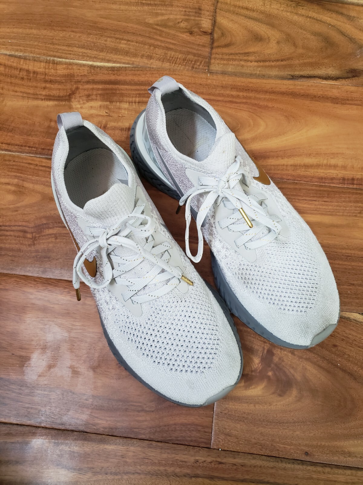 nike epic react grey gold