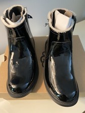 UGG Kids Classic Boot Size 6 New In Box