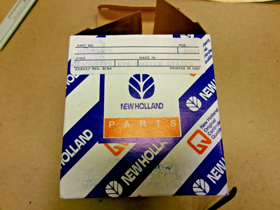 Cargador de calcomanías New Holland LX485 Foto 2 de 2