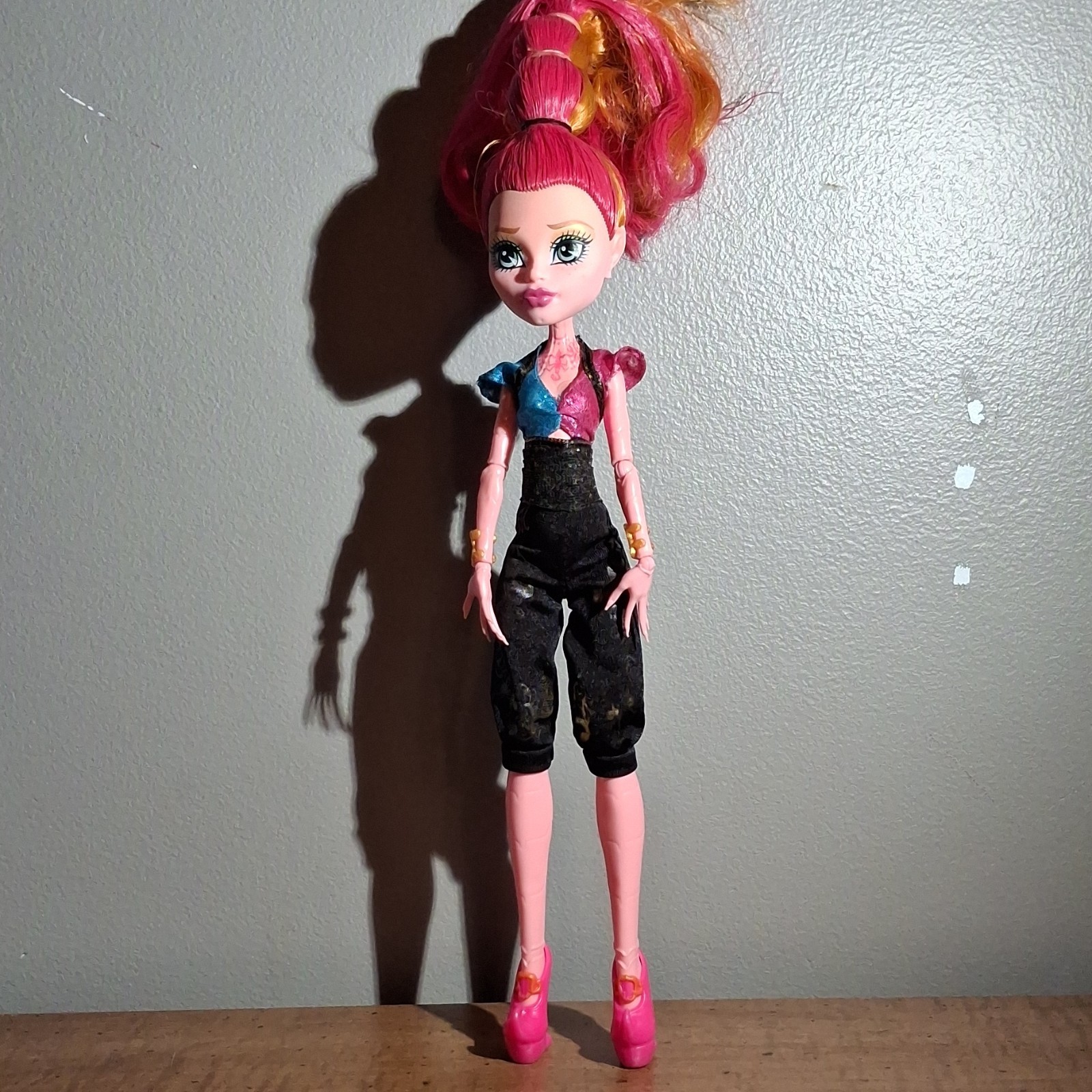 Monster High Gigi Grant 11" Doll Articulated Pink Hair Fashi