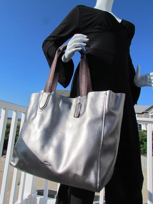 large derby tote coach