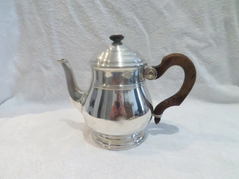 Preciosa tetera grande francesa de plata 925 del siglo XX E Puiforcat Luis XIV st? Foto 4 de 4