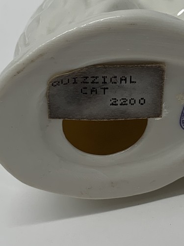 Belleek Pottery (Ireland) Cat Figurine New Condition With Tag Green And White - Picture 5 of 6