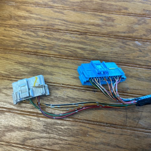 01 02 Toyota Corolla Gauge Cluster Wiring Plugs Used Cut - Picture 2 of 9