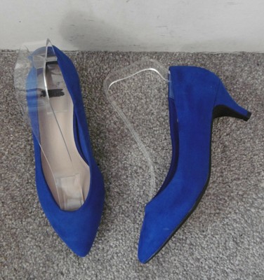 extra wide kitten heel shoes