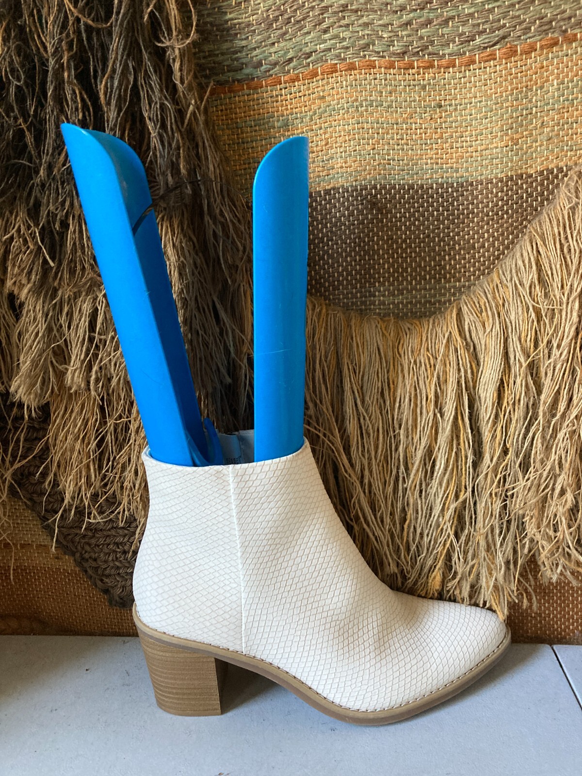 Universal Thread  17730 Light White Ankle Boots U… - image 2