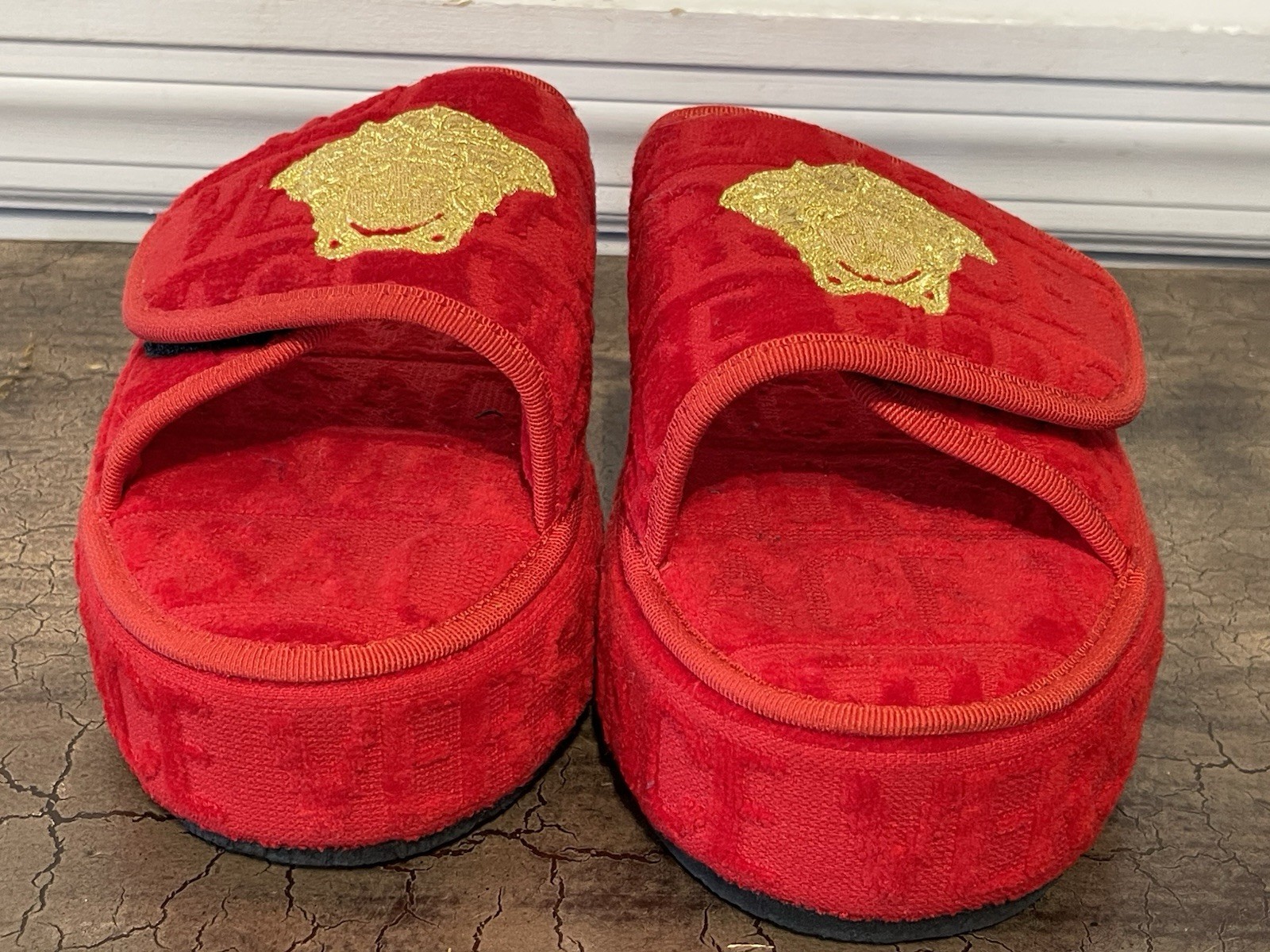 Versace Platform Slipper Red Versace All Over Medusa Slipper Unisex Sz 40 EU image 4
