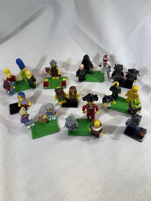 Lego Mini figures (46) Bricks Assorted- Hundreds Of Accessories  Vintage 1999