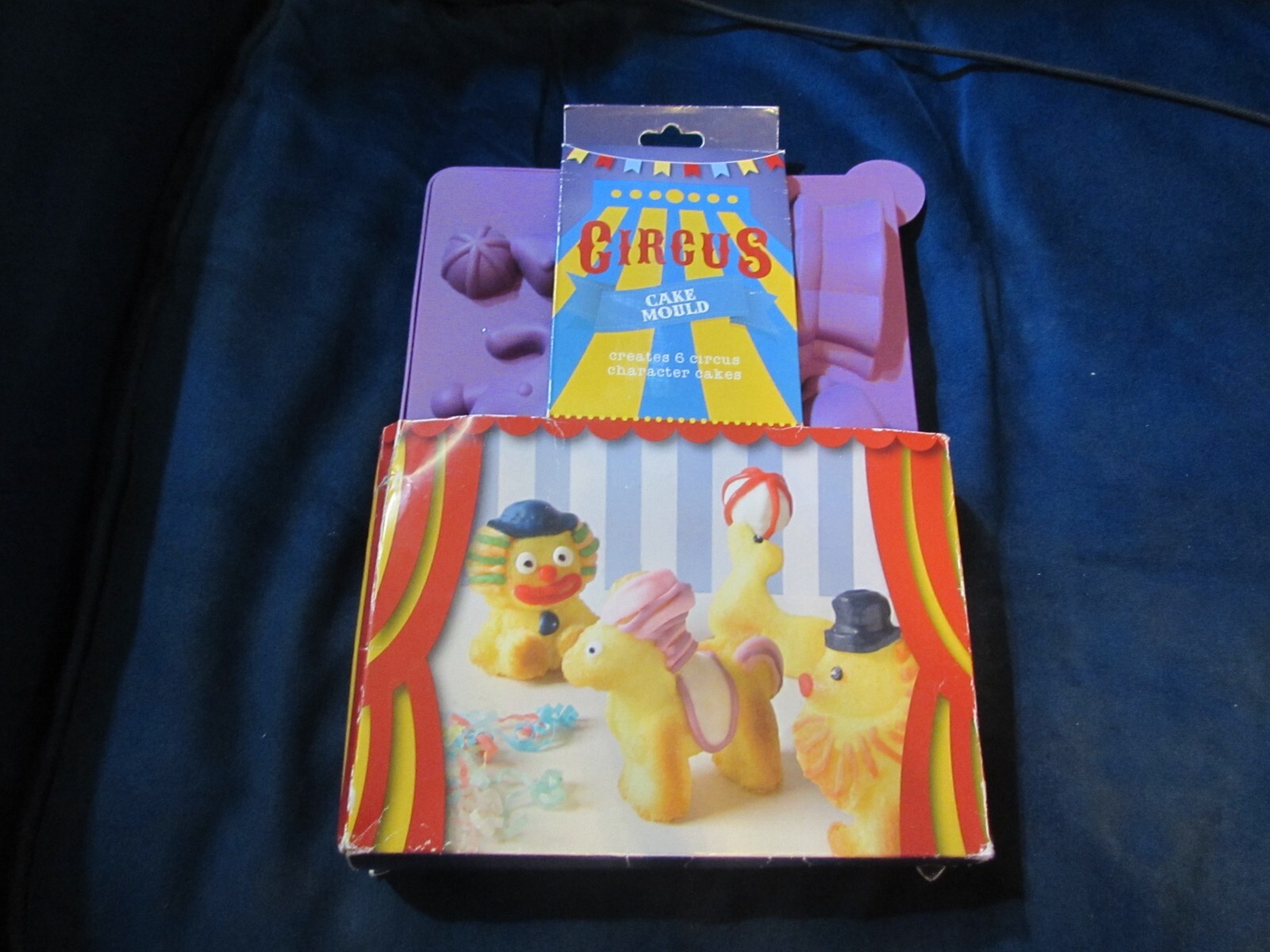 NOVELTY CIRCUS THEMED/SHAPED SILICONE CAKE MOULDS MAKES 6 CHARACTERS BY LAKELAND