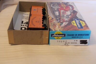 #ad HO Scale Athearn 40#x27; Box Car Northern Pacific Orange #91434 5028 Built $30.00