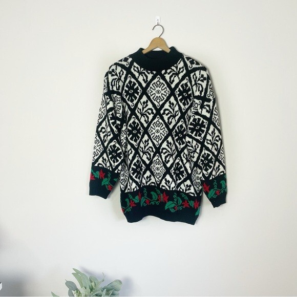 Sweater Exchange Vintage Women's Size:Medium Black, White Holly Holiday Sweater-image