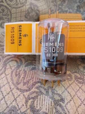 RS1009 SIEMENS VACUUM TUBE DOUBLE TETRODE = QQE06/40 5894 AX9903