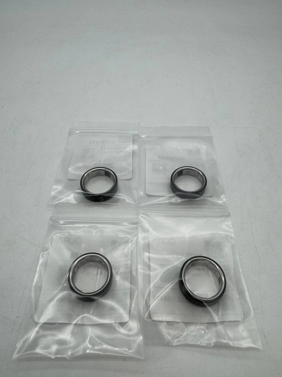 Oura Ring Gen 4 Fitness Ring - Stealth - Size 6/8/9/10/11/12/13 - NEW RING ONLY
Opens in a new windo