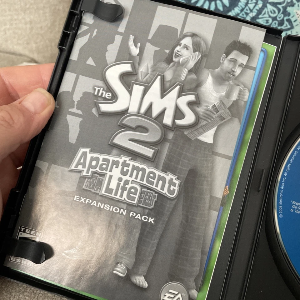 The Sims 2 Apartment Life PC Game Expansion Pack 2008 Complete w/ Key - Image 3 of 4