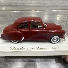 Solido Age d'or Chevrolet 1950 Sedan 4508 1:43 Red Diecast w/ Case Stand