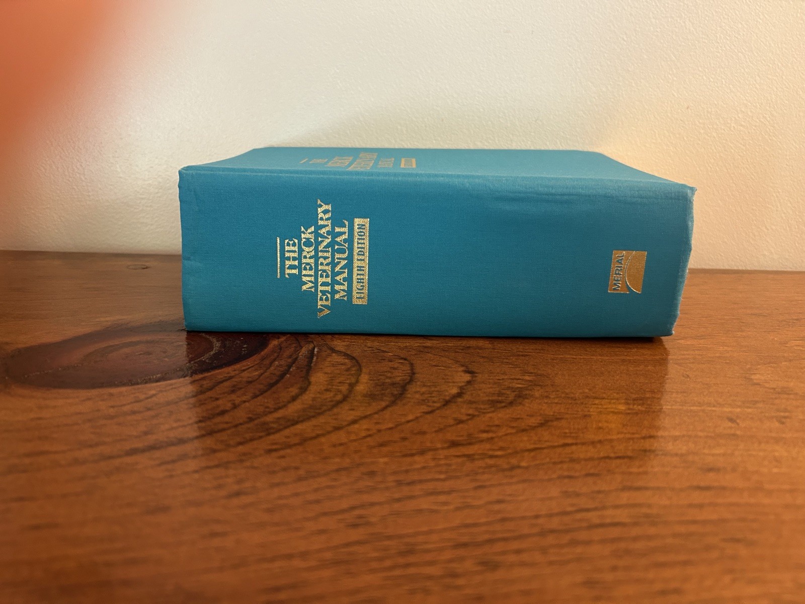 The Merck Veterinary Manual, 1998, Hardcover 8th Edition **Good Condition