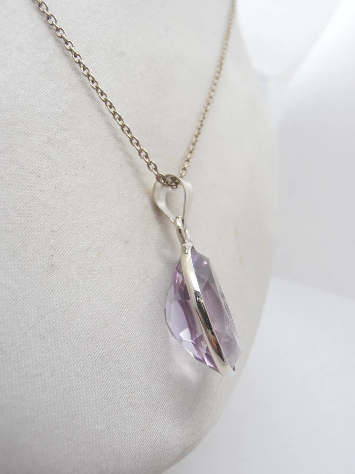 Ciondolo e Catenina in Argento 925 con Ametista viola naturale con inciso "OM" - Immagine 2 di 4