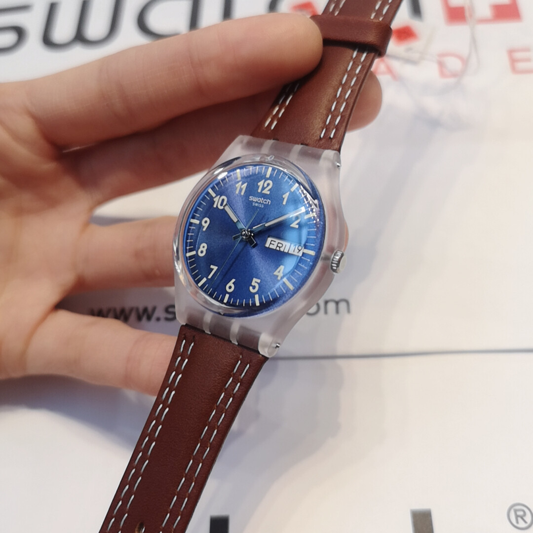 Buy Swatch Couple matching VENT BRULANT SUOK709 + WINDY DUNE GE709 NEW IN  BOX Online in Taiwan. 124450286219