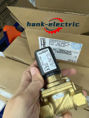 1pcs NEW Burkert 00221846 6281EV A13,0NBR，M5 G1/2 PN0.2-16bar 230V 50-60Hz 8W