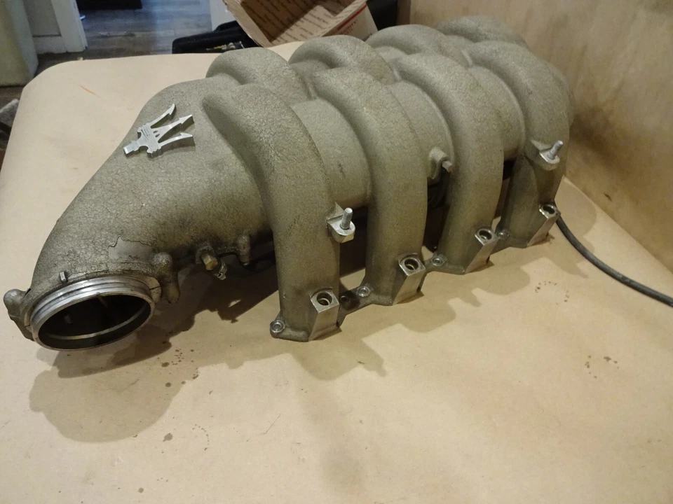 Maserati Coupe,Spider Gransport entrada/coletor de sucção/plenum - P/N 199039 - Imagem 2 de 4